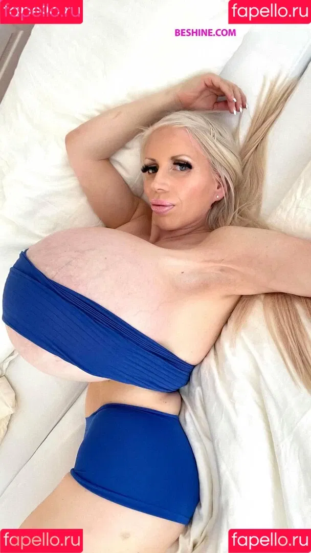 beshinedotcom Onlyfans Photo Gallery 
