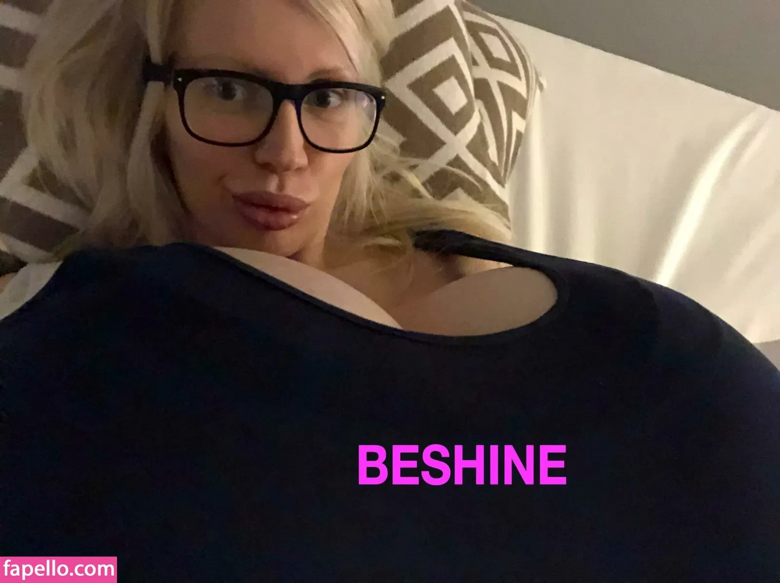 beshinedotcom Onlyfans Photo Gallery 