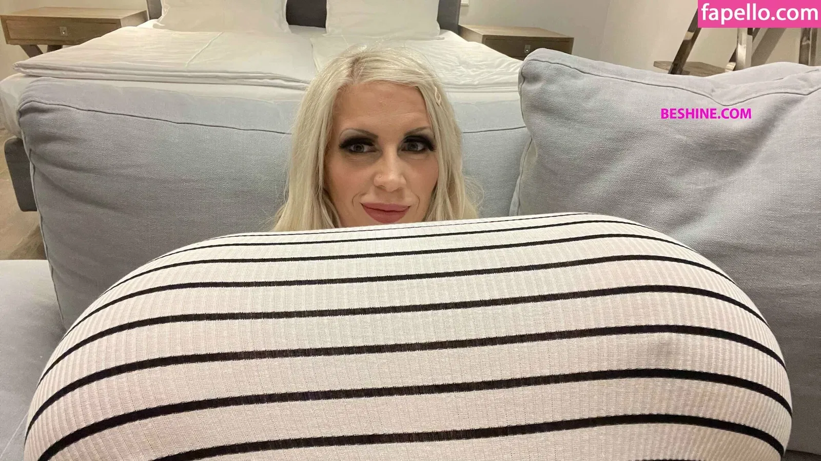 beshinedotcom Onlyfans Photo Gallery 