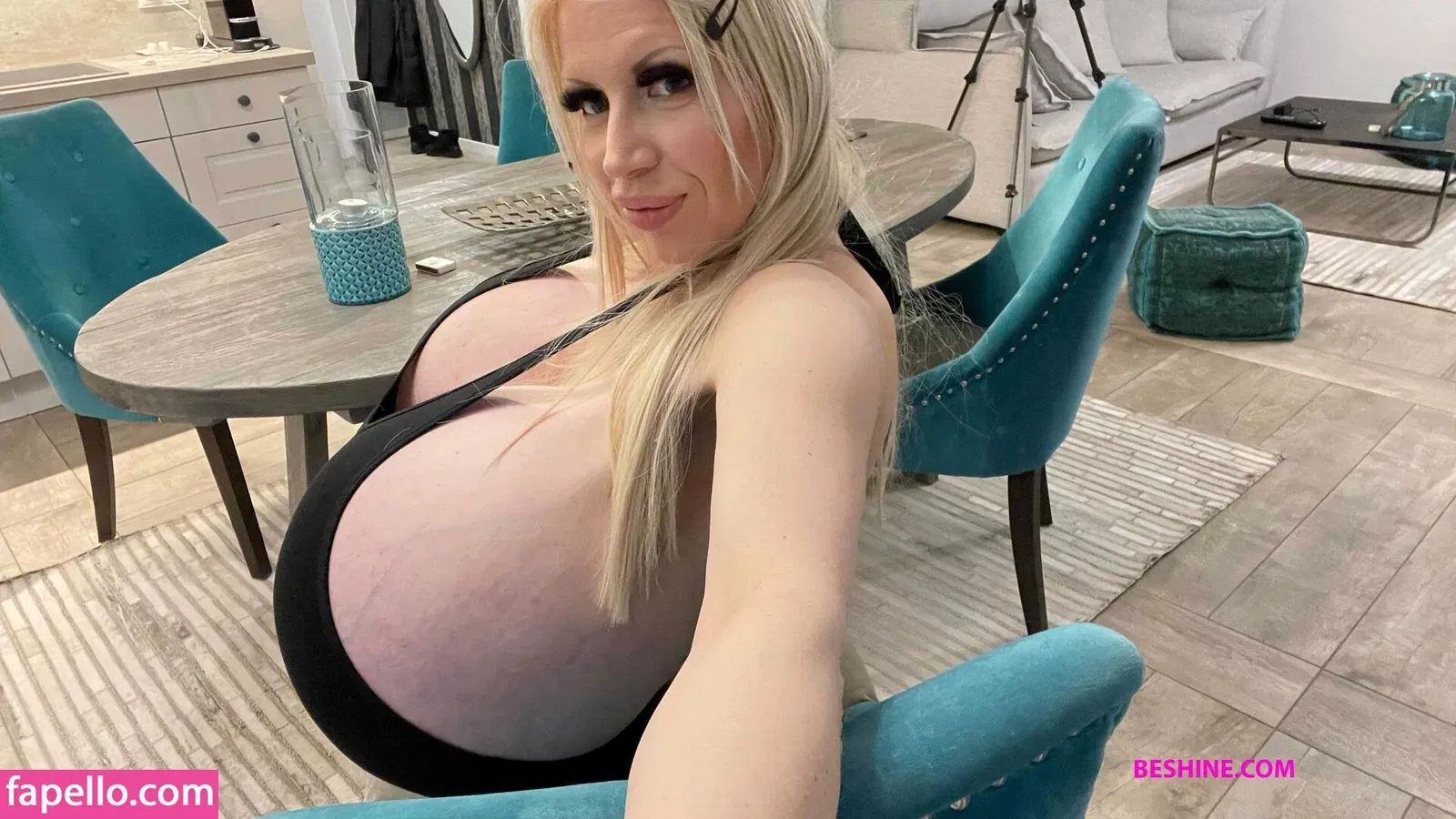 beshinedotcom Onlyfans Photo Gallery 