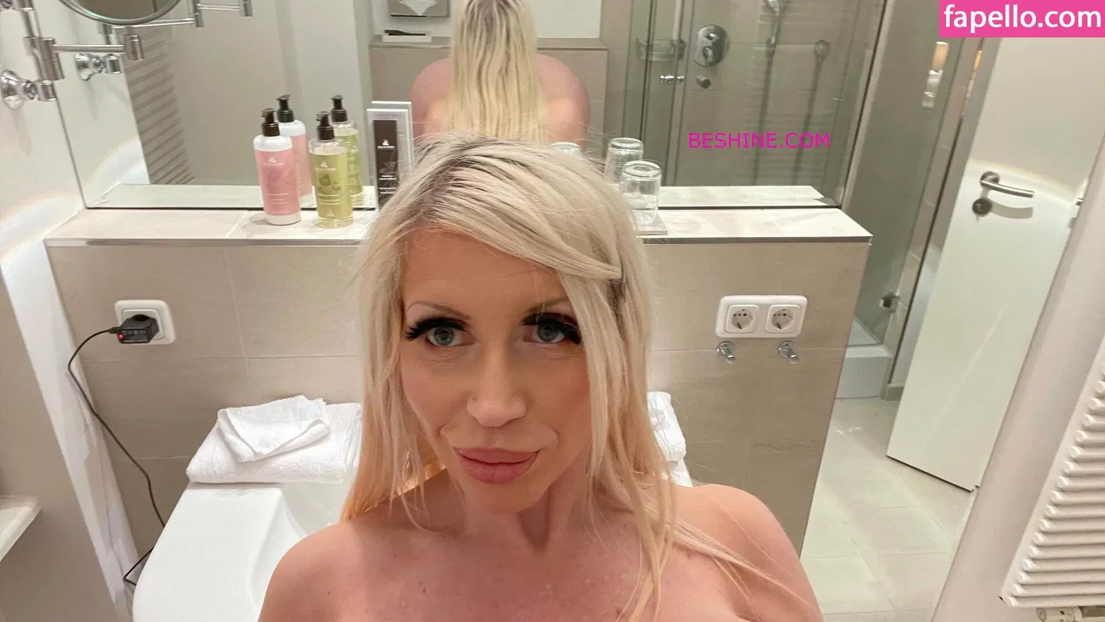 beshinedotcom Onlyfans Photo Gallery 