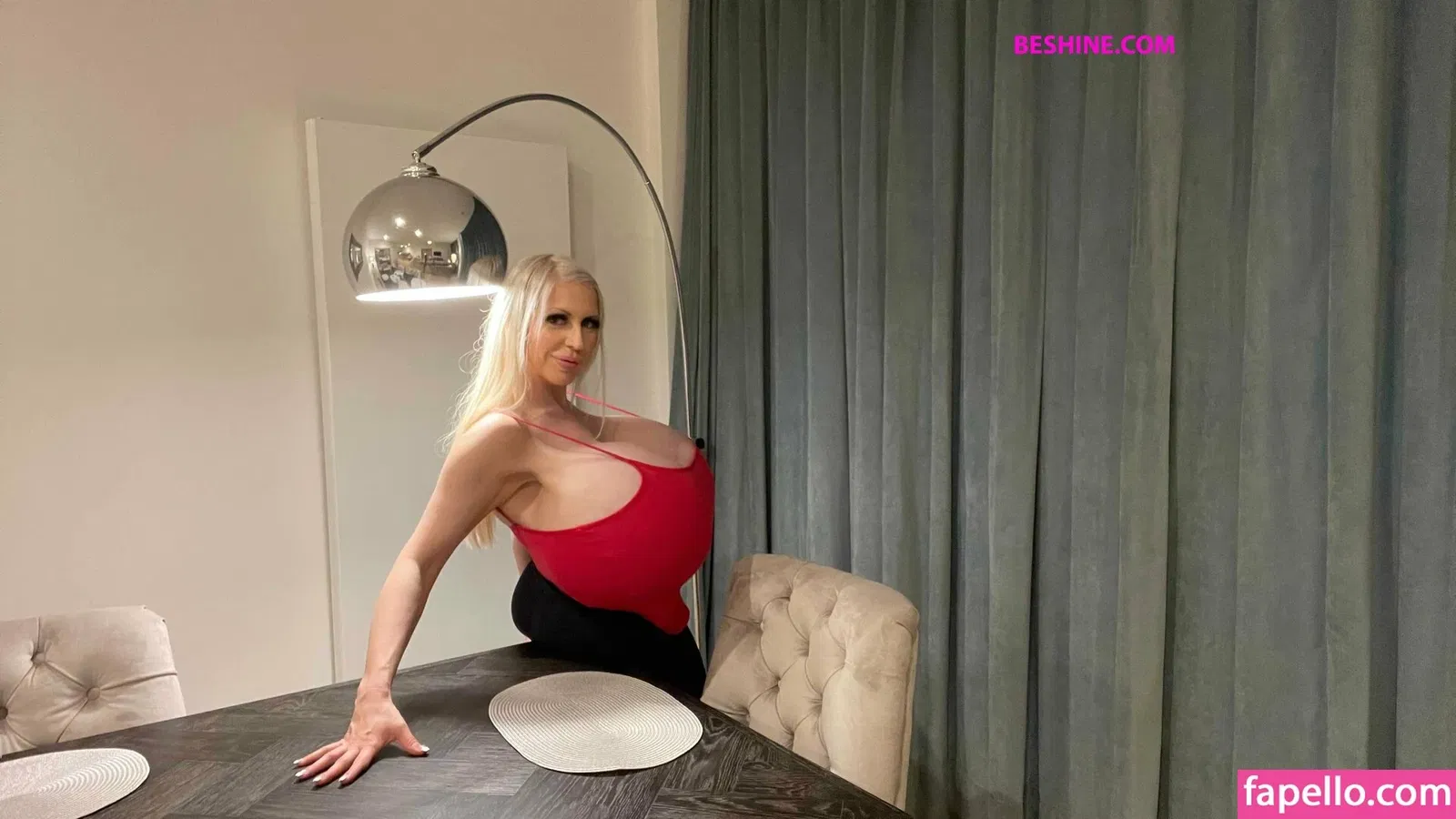 beshinedotcom Onlyfans Photo Gallery 
