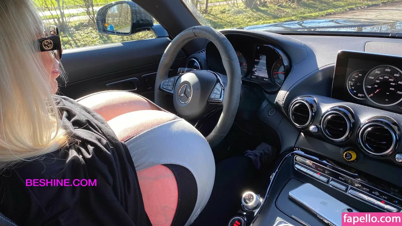 beshinedotcom Onlyfans Photo Gallery 