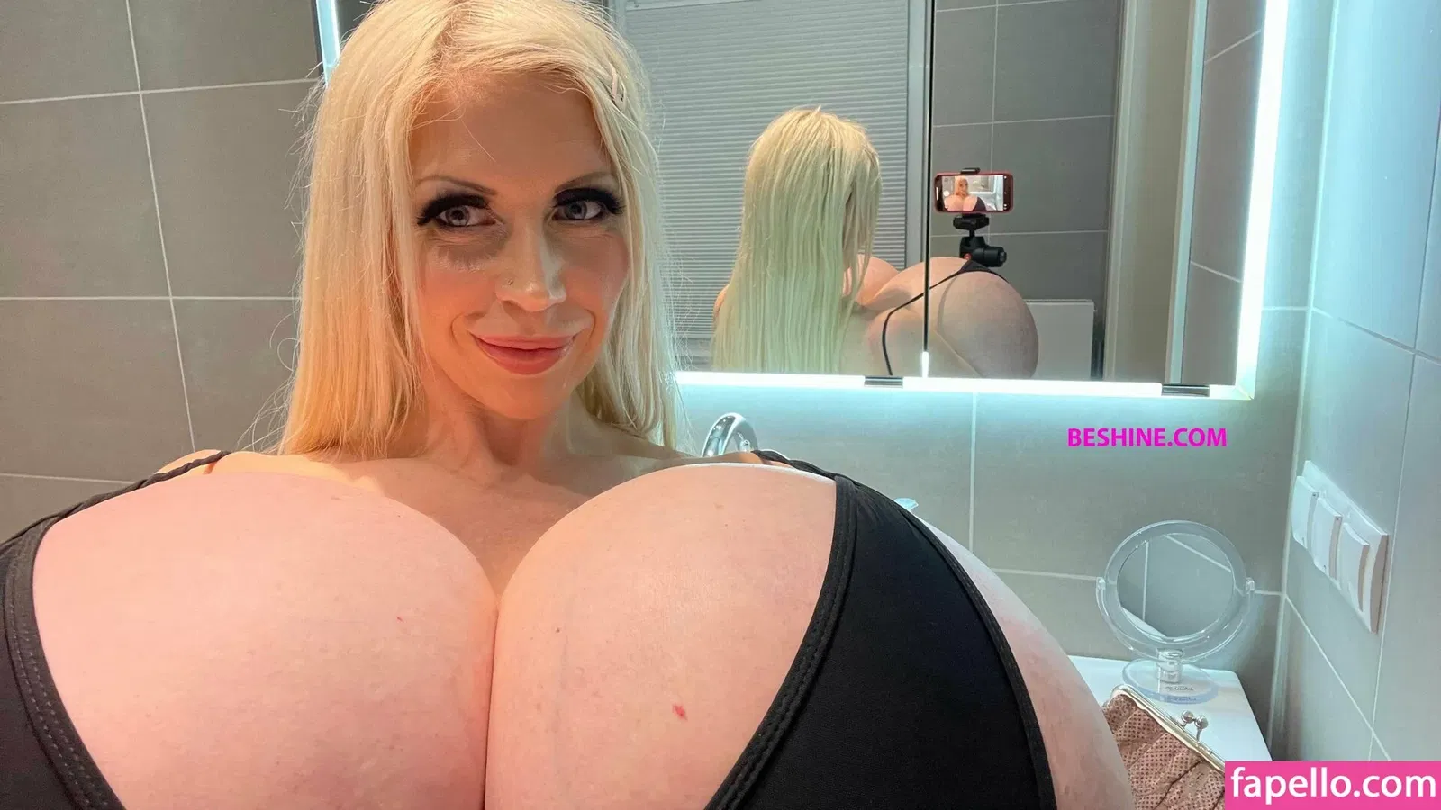 beshinedotcom Onlyfans Photo Gallery 