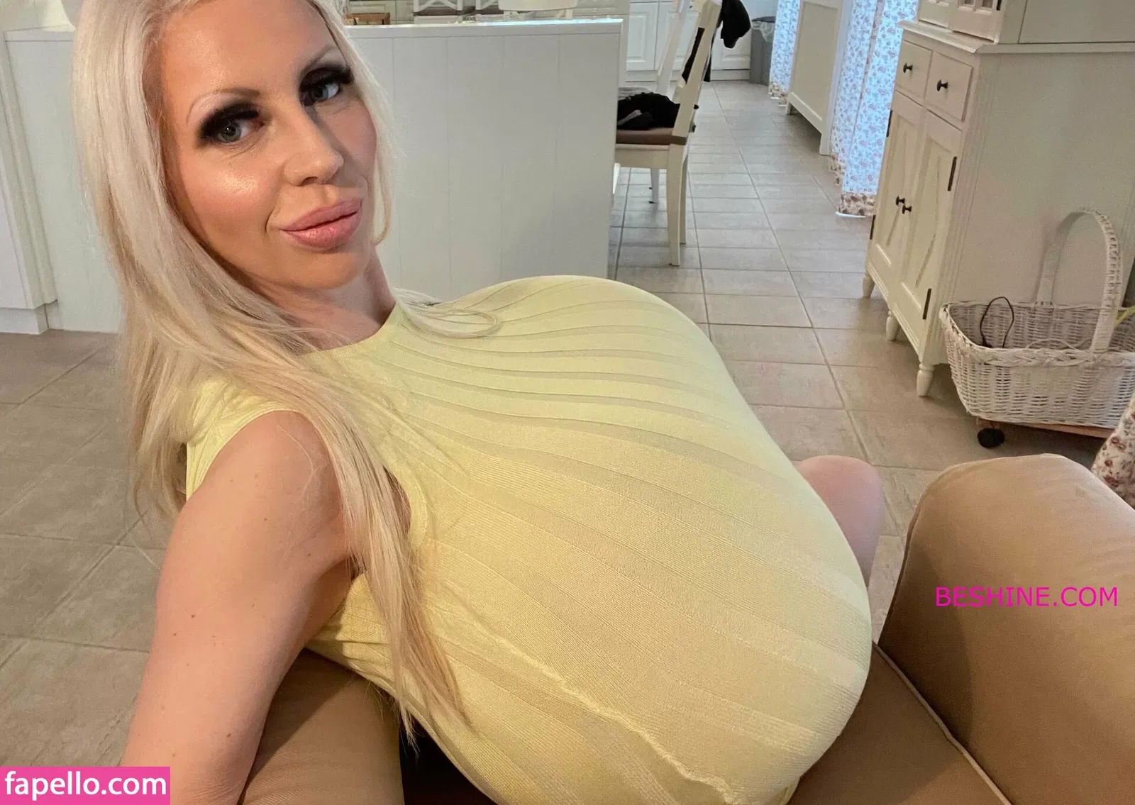 beshinedotcom Onlyfans Photo Gallery 