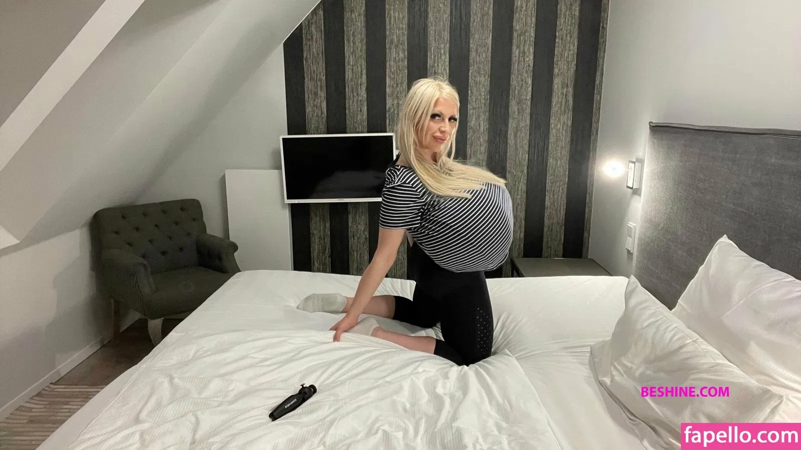 beshinedotcom Onlyfans Photo Gallery 