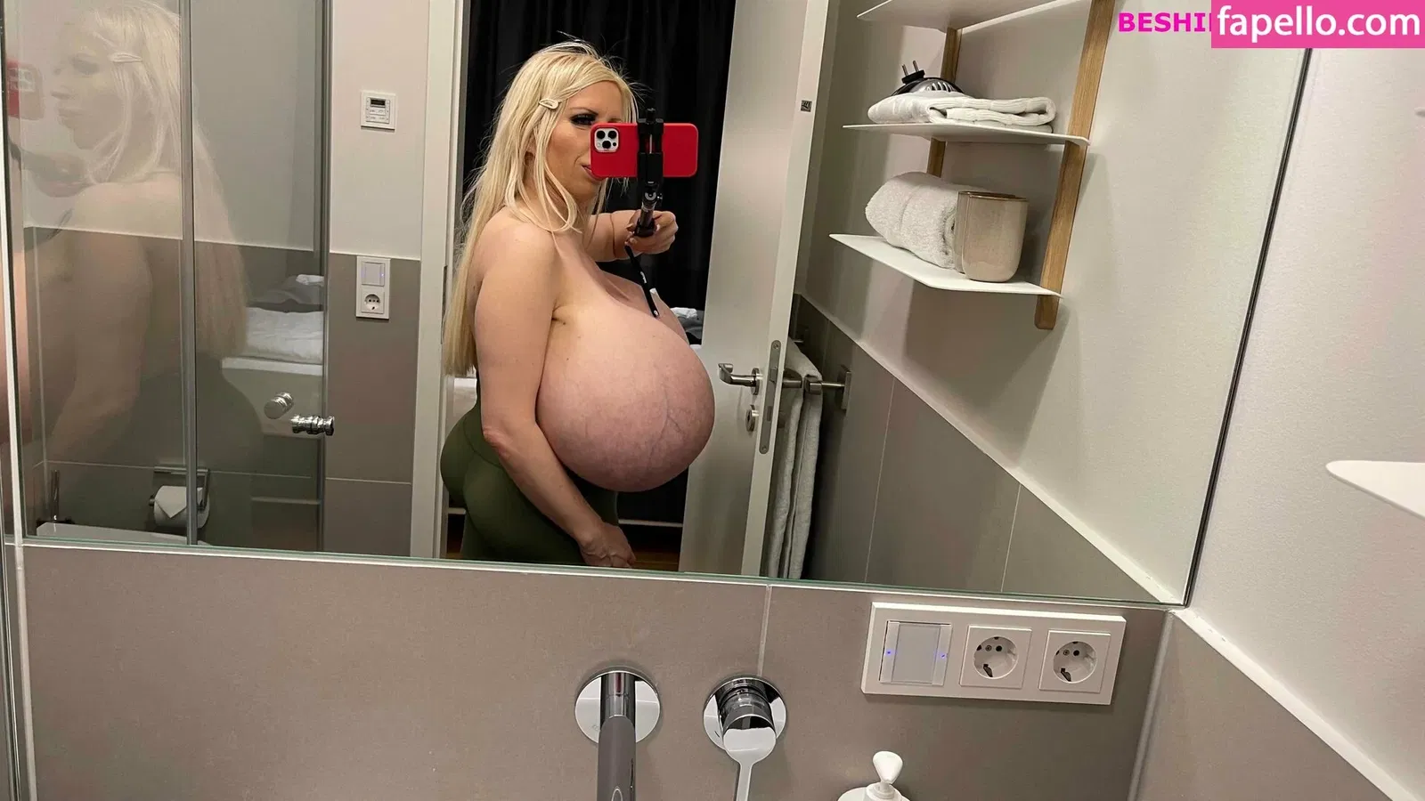 beshinedotcom Onlyfans Photo Gallery 