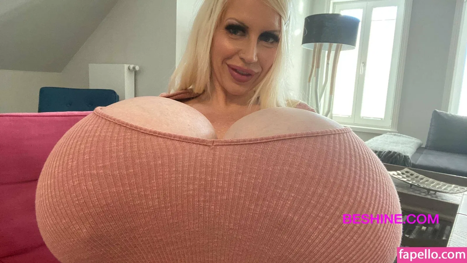 beshinedotcom Onlyfans Photo Gallery 