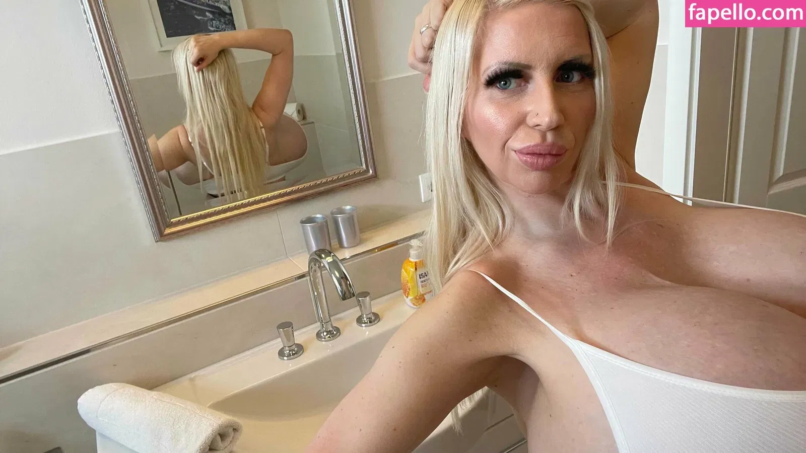 beshinedotcom Onlyfans Photo Gallery 