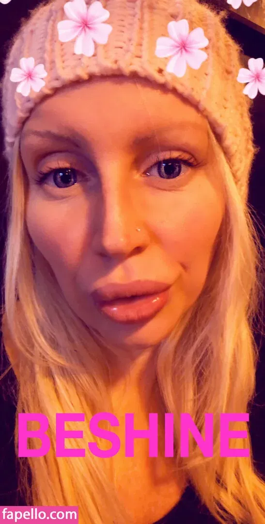 beshinedotcom Onlyfans Photo Gallery 