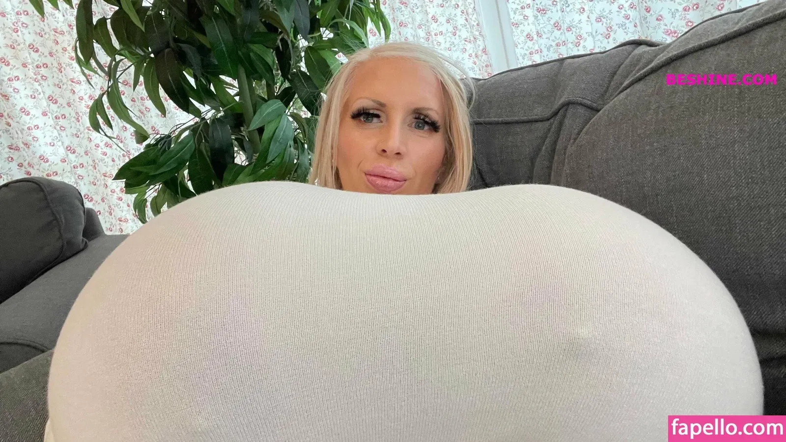 beshinedotcom Onlyfans Photo Gallery 