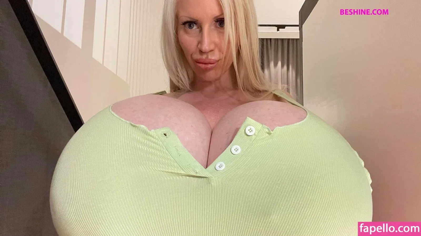 beshinedotcom Onlyfans Photo Gallery 