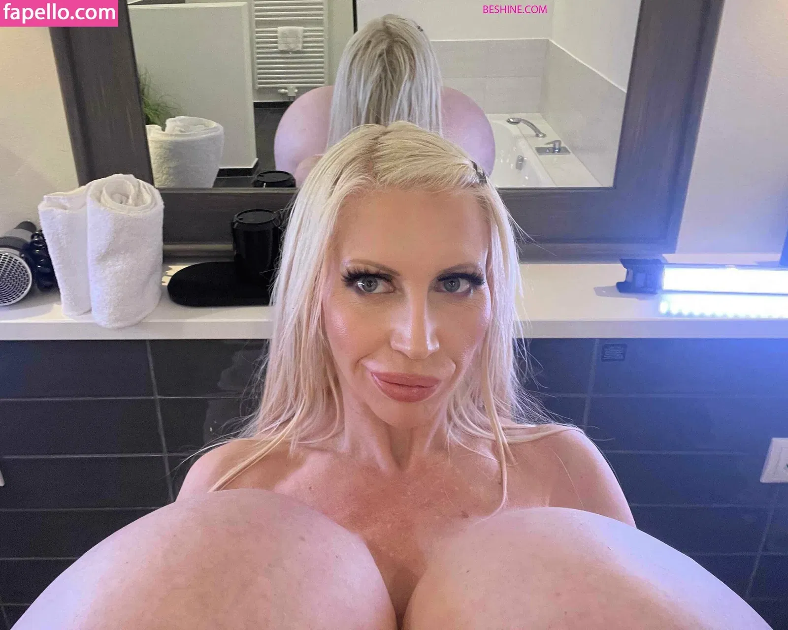 beshinedotcom Onlyfans Photo Gallery 