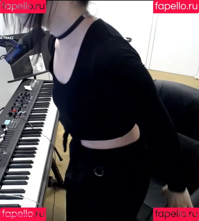 LilyPichu Onlyfans Photo Gallery 