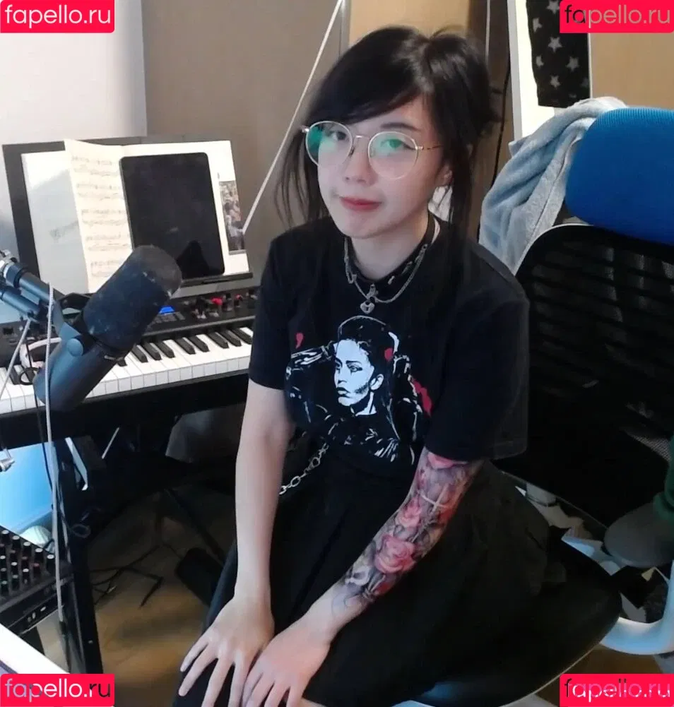 LilyPichu Onlyfans Photo Gallery 