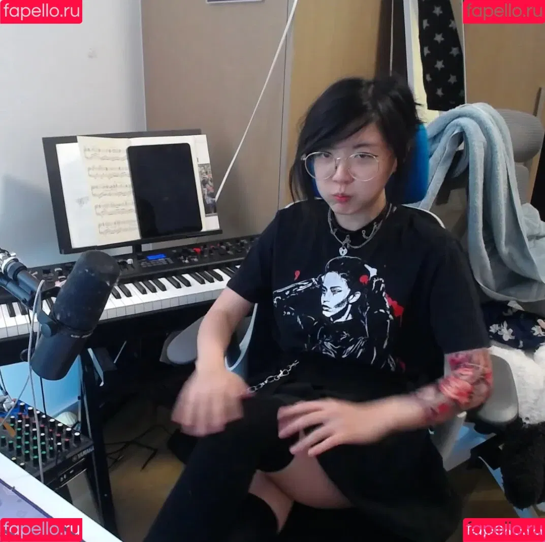 LilyPichu Onlyfans Photo Gallery 