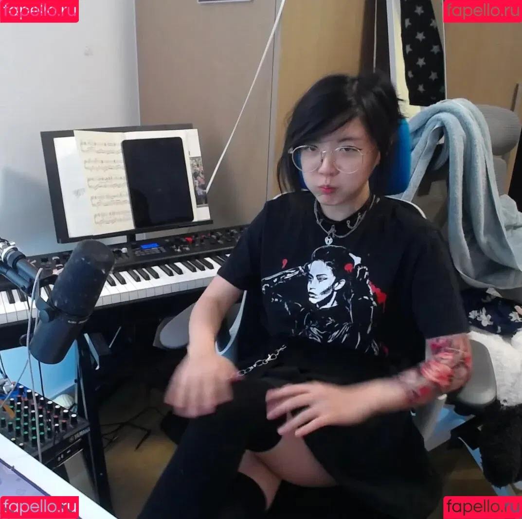 LilyPichu Onlyfans Photo Gallery 