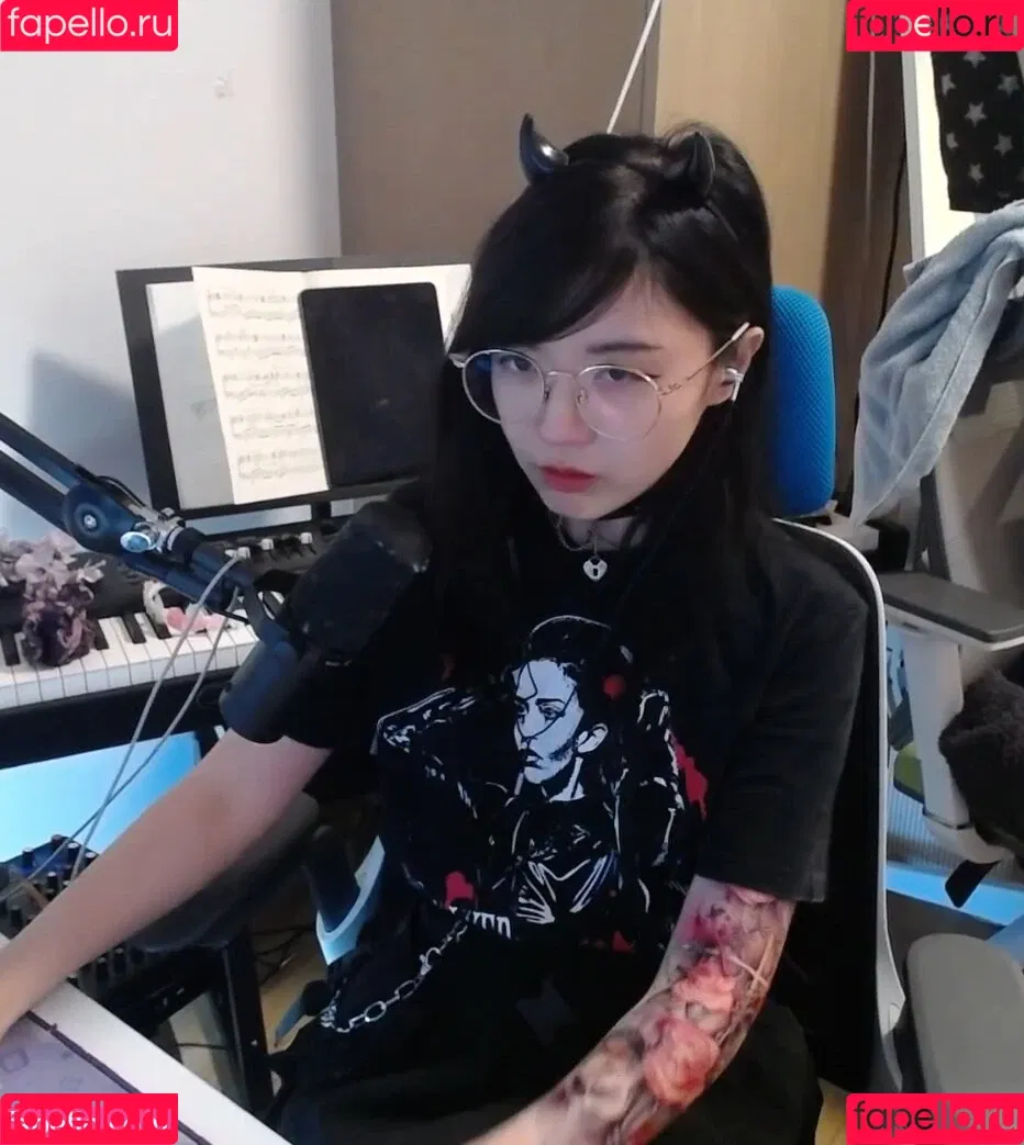 LilyPichu Onlyfans Photo Gallery 