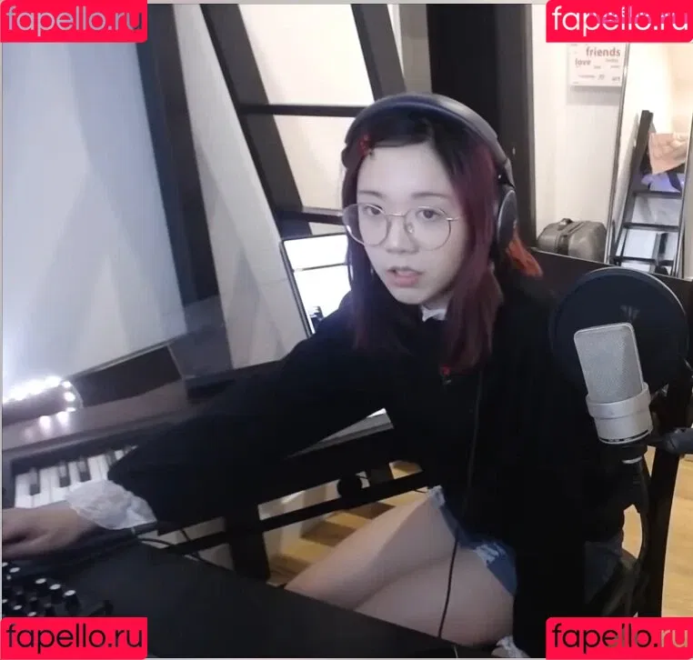 LilyPichu Onlyfans Photo Gallery 