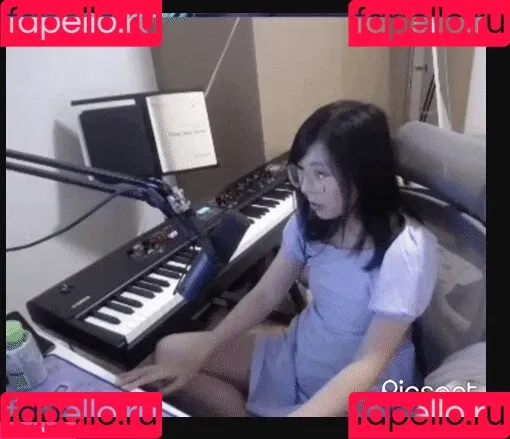 LilyPichu Onlyfans Photo Gallery 
