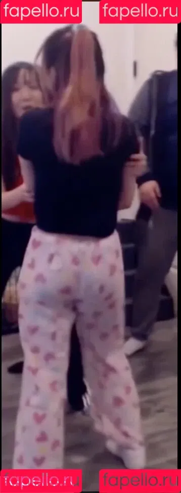 LilyPichu Onlyfans Photo Gallery 
