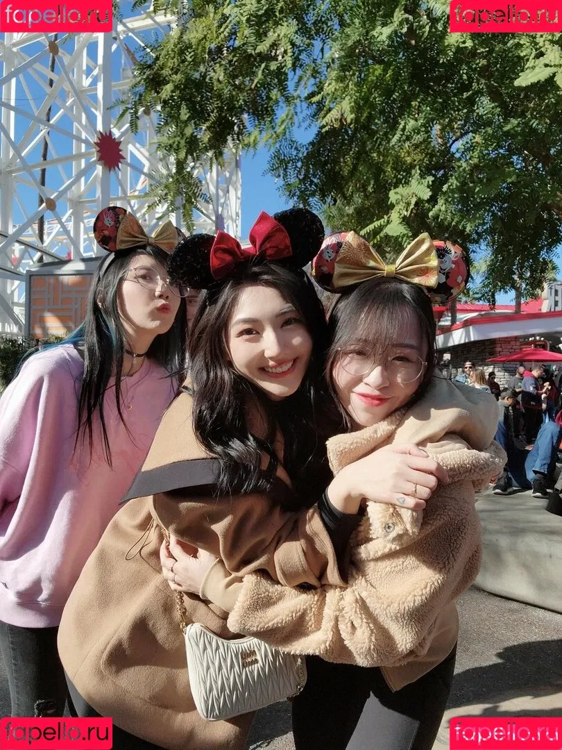 LilyPichu Onlyfans Photo Gallery 