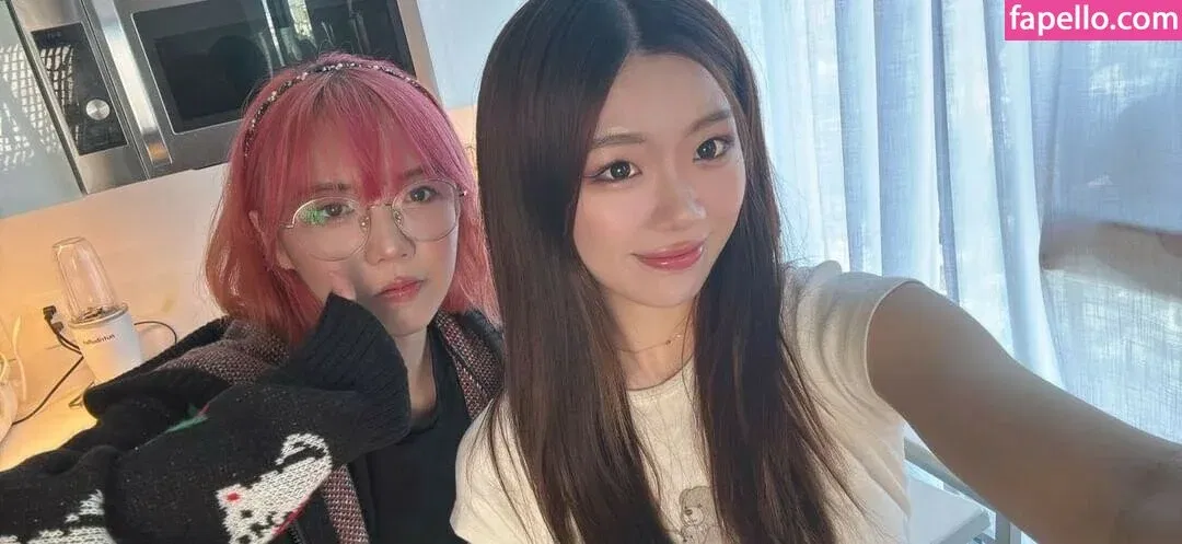 LilyPichu Onlyfans Photo Gallery 