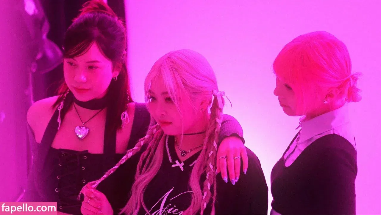 LilyPichu Onlyfans Photo Gallery 