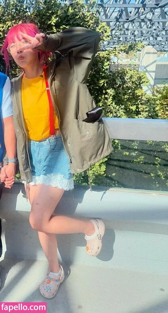 LilyPichu Onlyfans Photo Gallery 