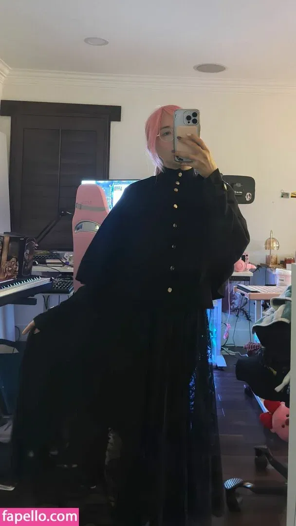 LilyPichu Onlyfans Photo Gallery 