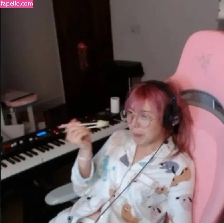 LilyPichu Onlyfans Photo Gallery 