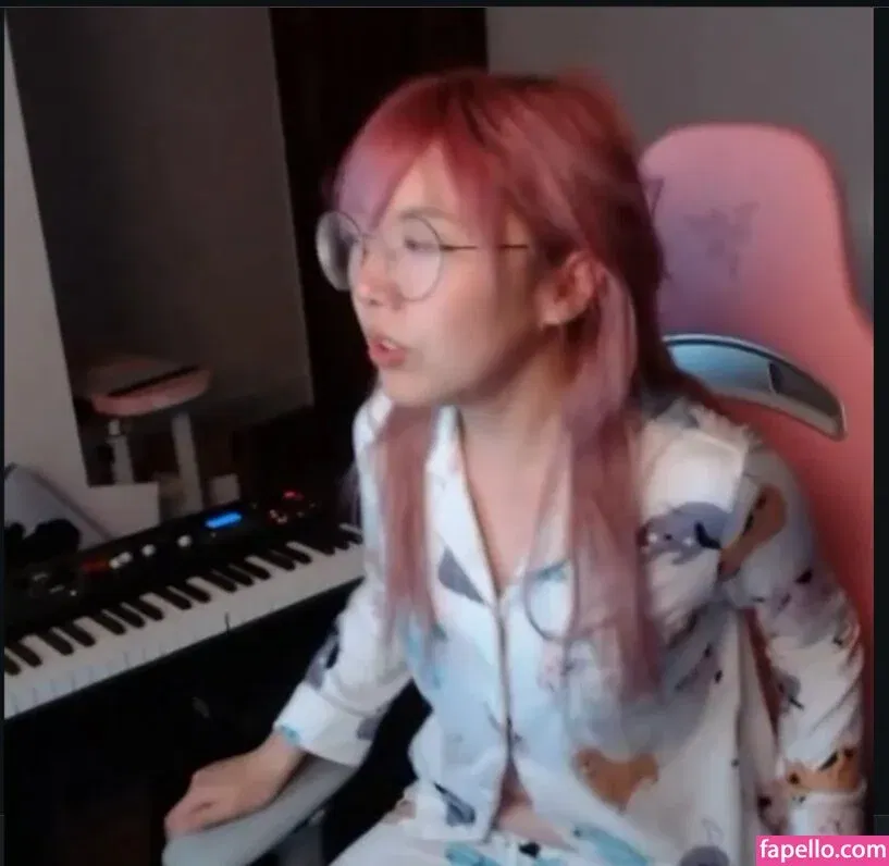 LilyPichu Onlyfans Photo Gallery 