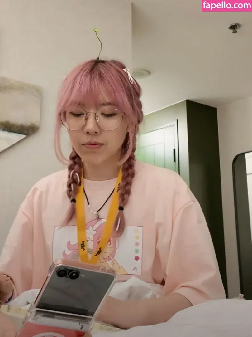 LilyPichu Onlyfans Photo Gallery 