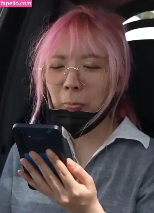 LilyPichu Onlyfans Photo Gallery 