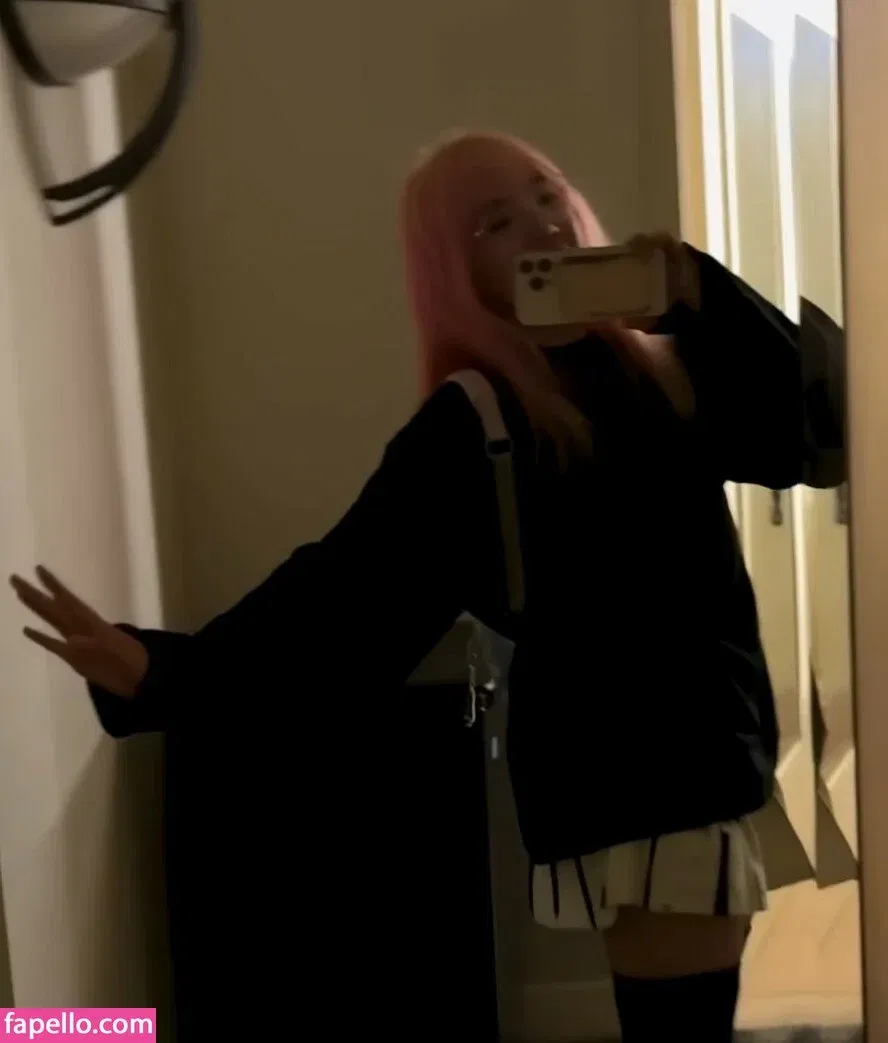 LilyPichu Onlyfans Photo Gallery 