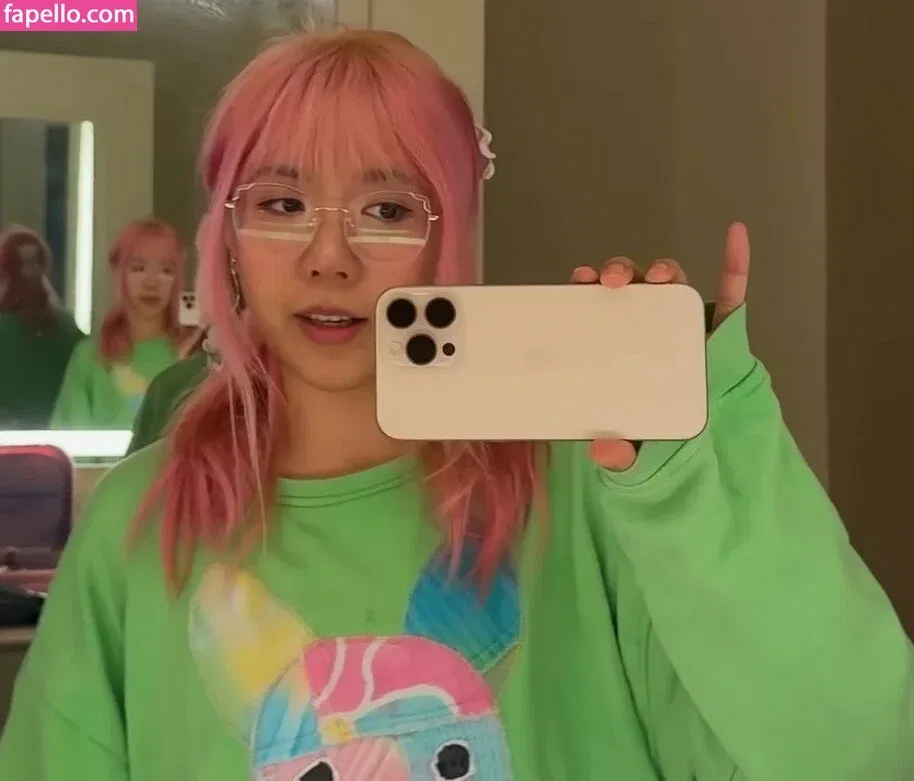 LilyPichu Onlyfans Photo Gallery 