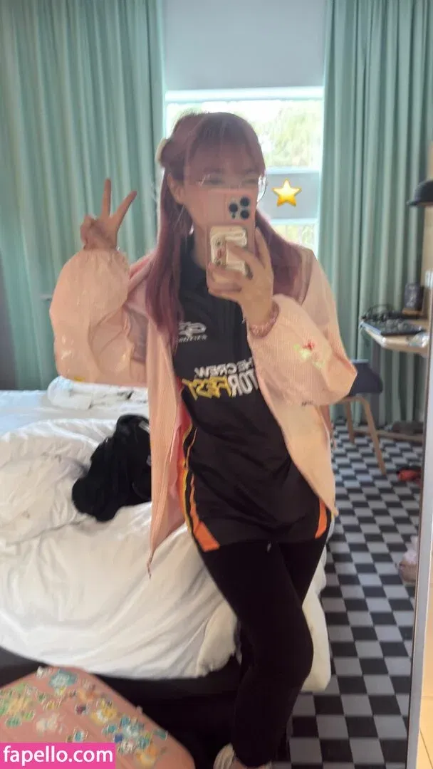 LilyPichu Onlyfans Photo Gallery 