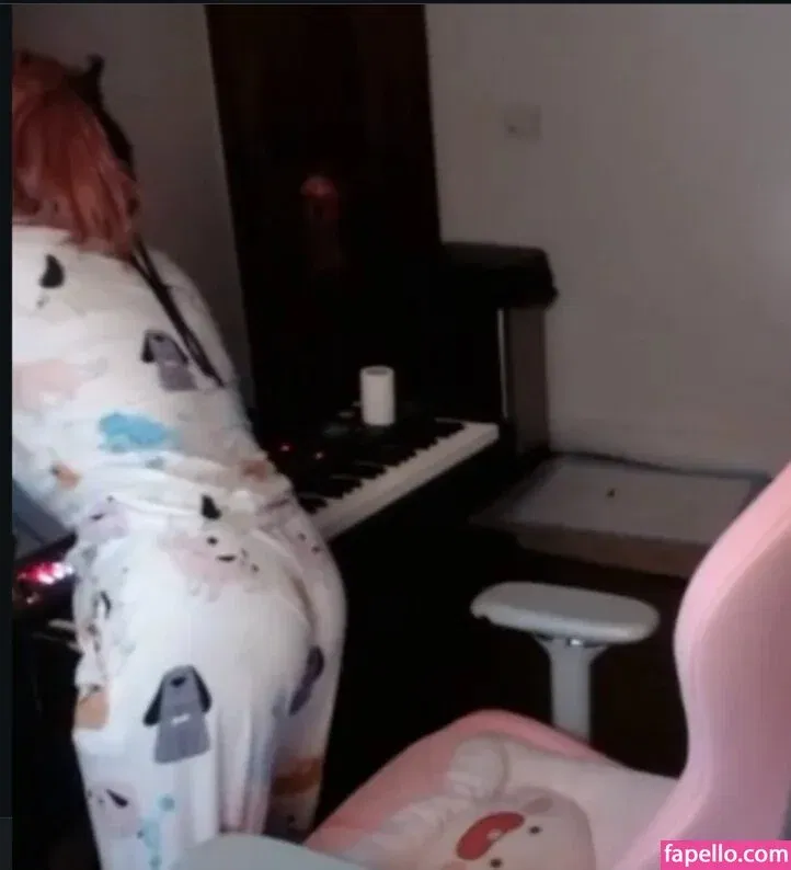 LilyPichu Onlyfans Photo Gallery 