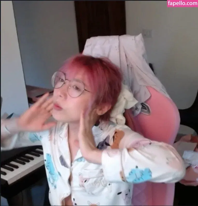 LilyPichu Onlyfans Photo Gallery 