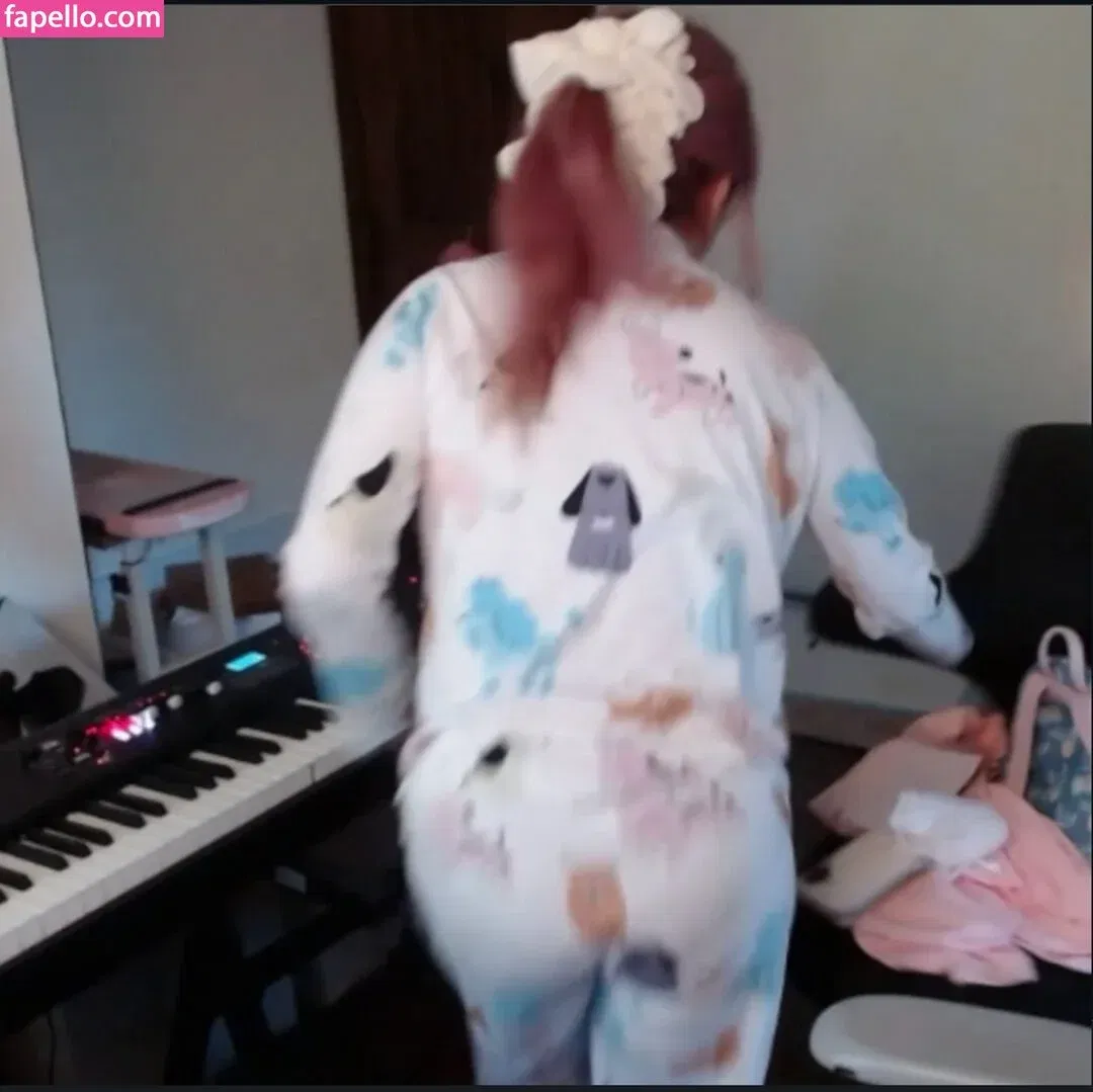 LilyPichu Onlyfans Photo Gallery 