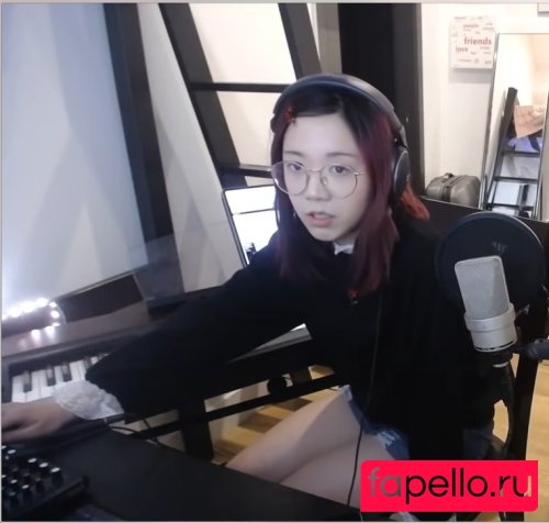 LilyPichu Onlyfans Photo Gallery 