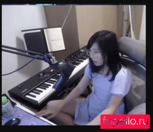 LilyPichu Onlyfans Photo Gallery 