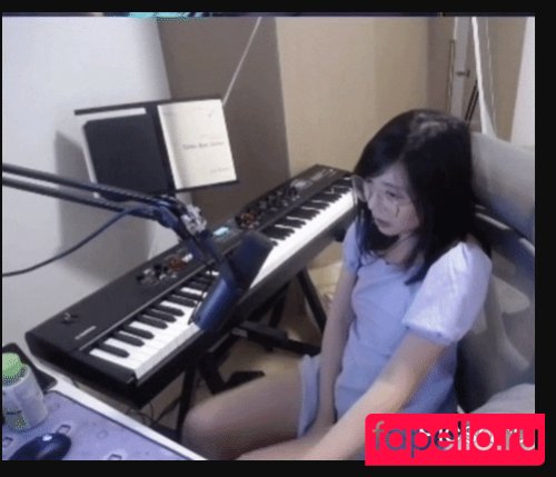 LilyPichu Onlyfans Photo Gallery 