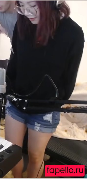 LilyPichu Onlyfans Photo Gallery 