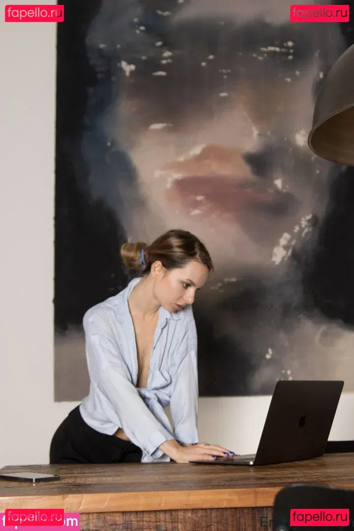 emilypoker Onlyfans Photo Gallery 