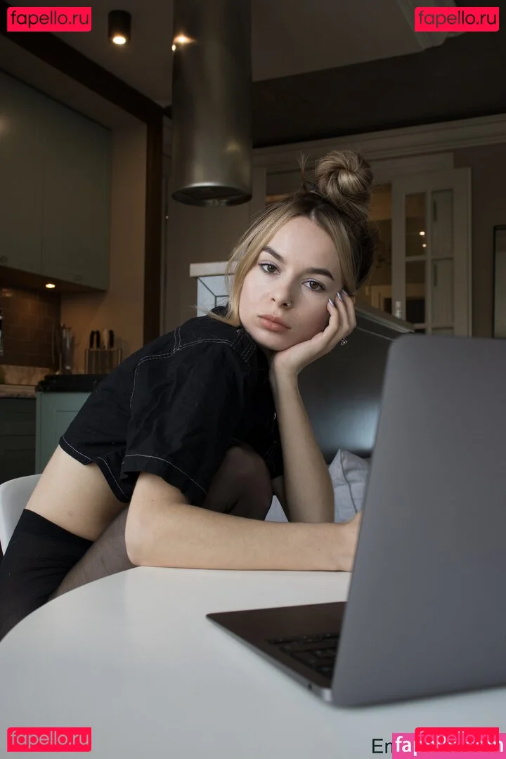 emilypoker Onlyfans Photo Gallery 