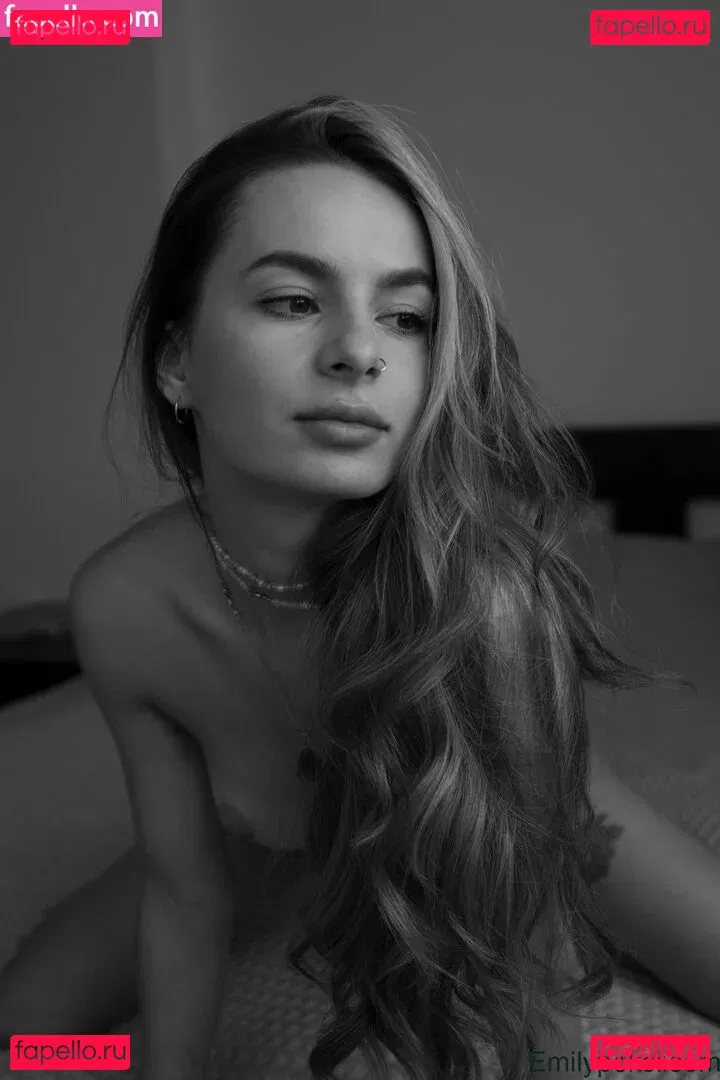 emilypoker Onlyfans Photo Gallery 