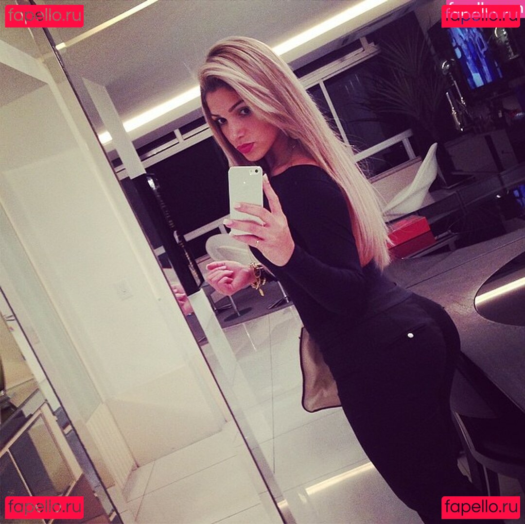 Camila Gomes / camilagomes / camsgc Onlyfans Photo Gallery 