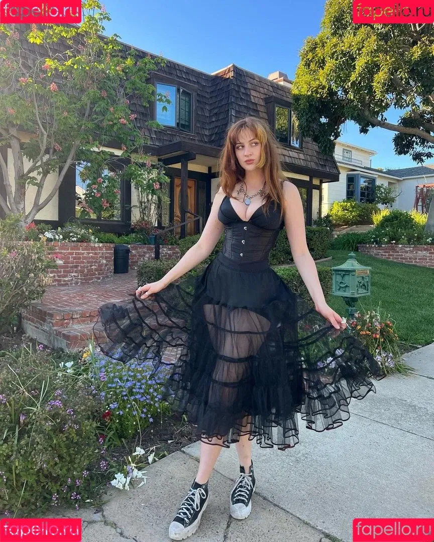 Tati Bruening Onlyfans Photo Gallery 