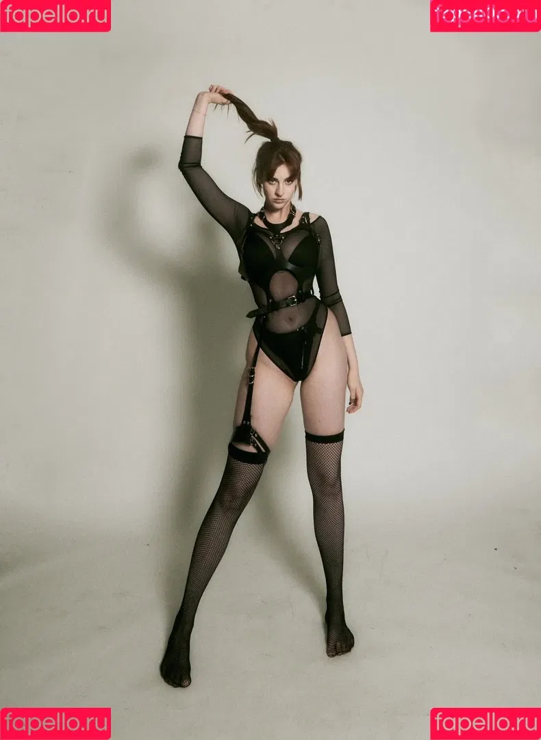 Tati Bruening Onlyfans Photo Gallery 